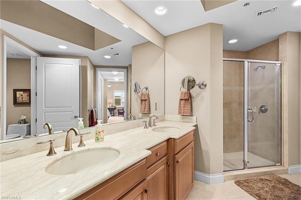 4137 Bay Beach Ln 522 Property Photo 13