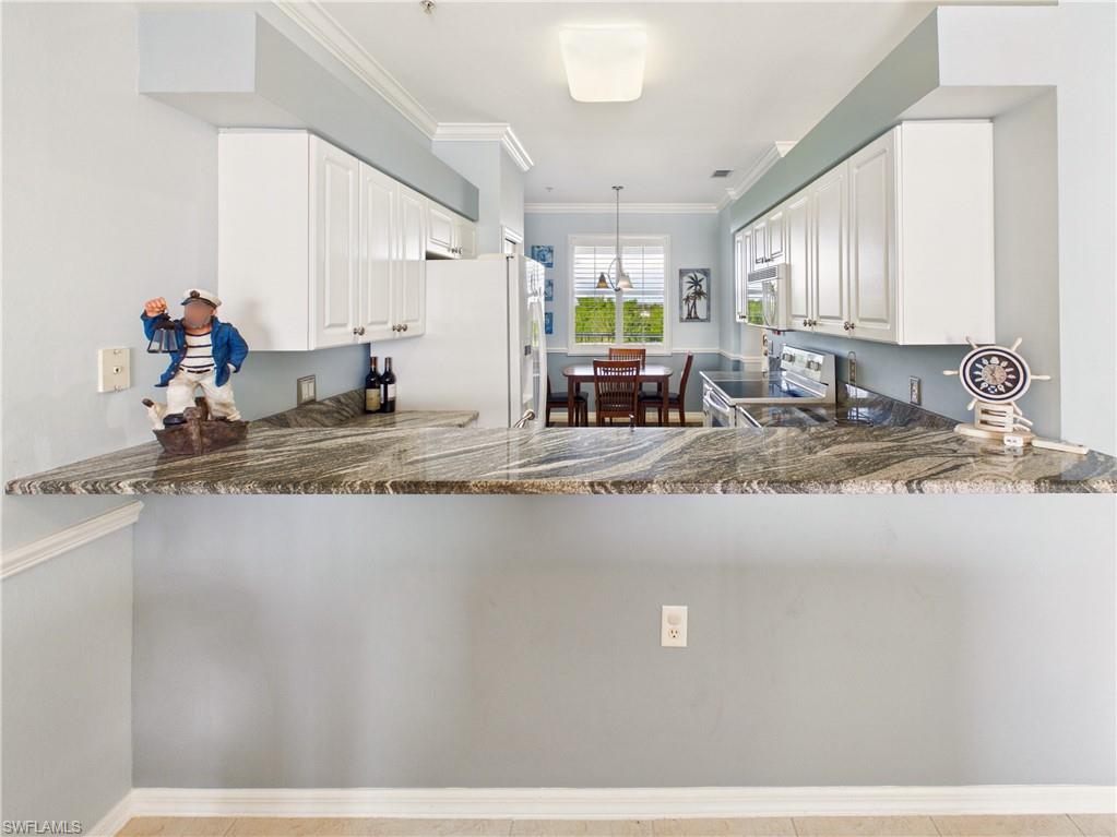 10381 Butterfly Palm Dr 944 Property Photo 7
