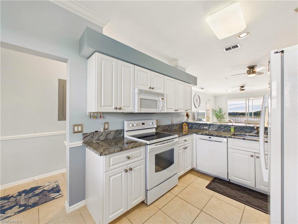 10381 Butterfly Palm Dr 944 Property Photo 9