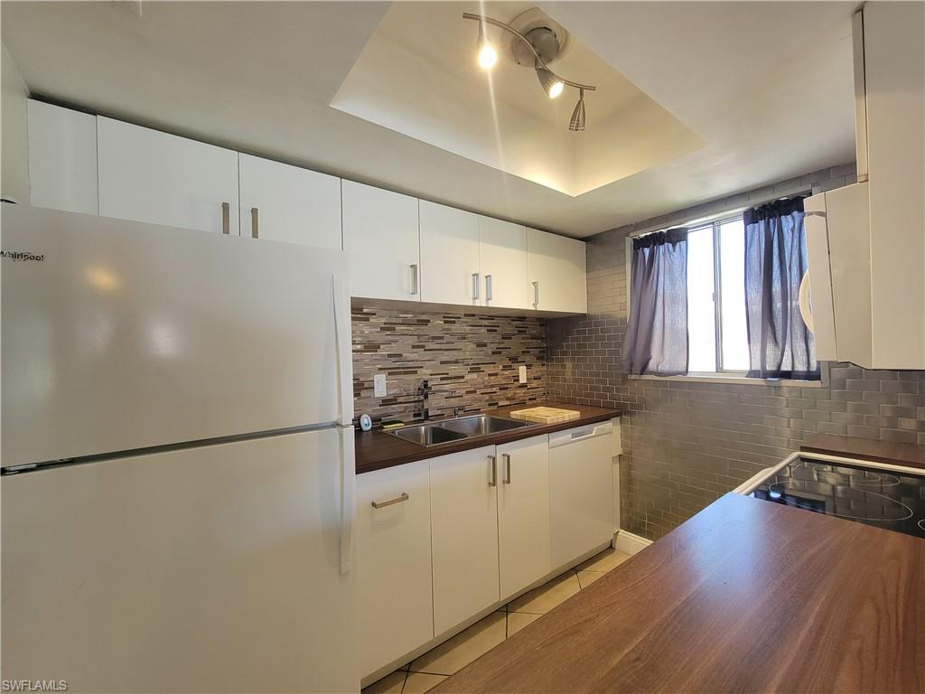 3284 Royal Canadian Trce 4 Property Photo 2