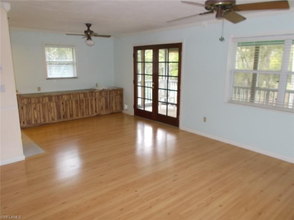 7076 Maida Ln Property Photo 5