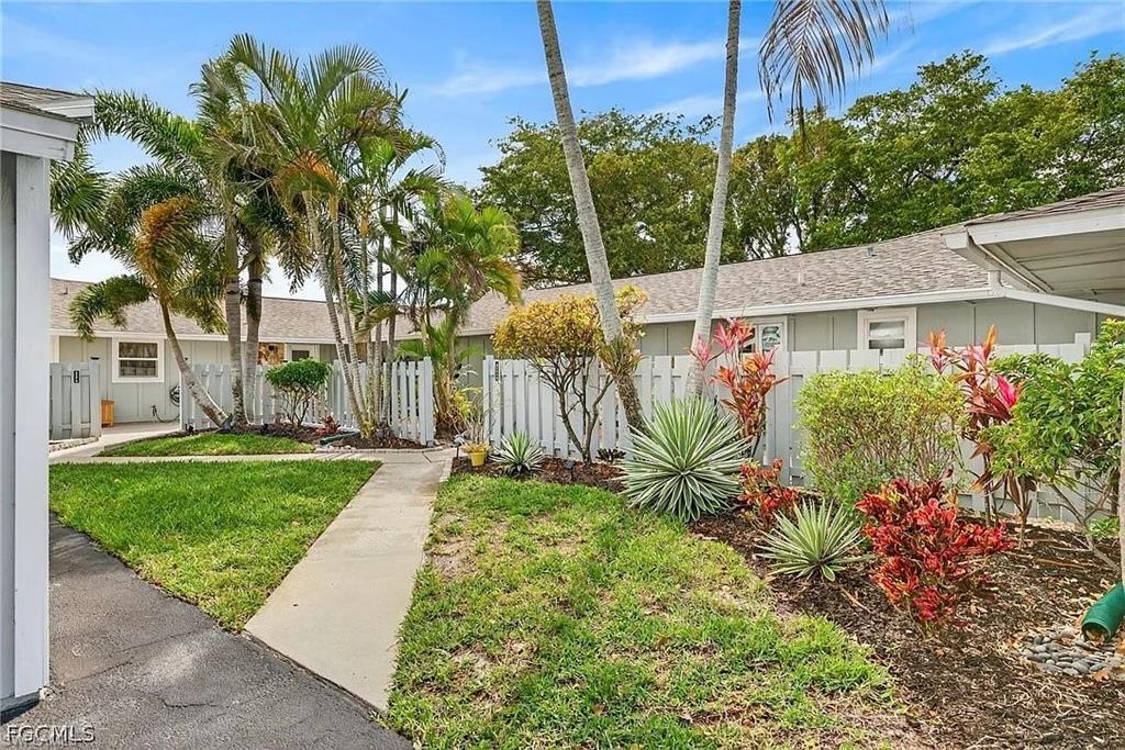 4257 Island Cir 3 Property Photo 2