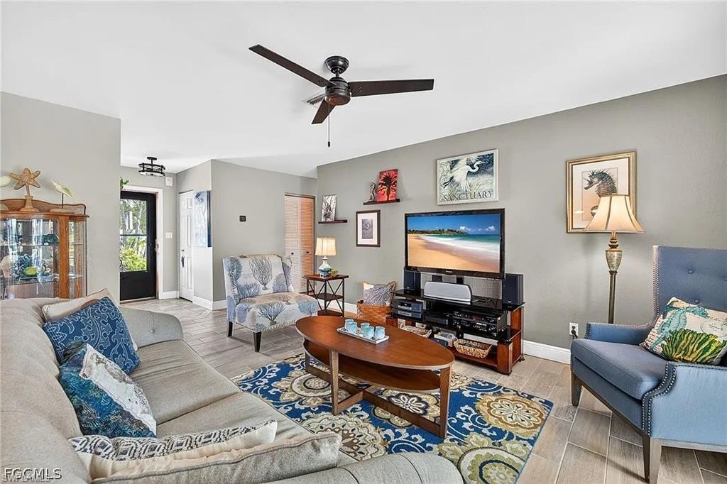4257 Island Cir 3 Property Photo 4