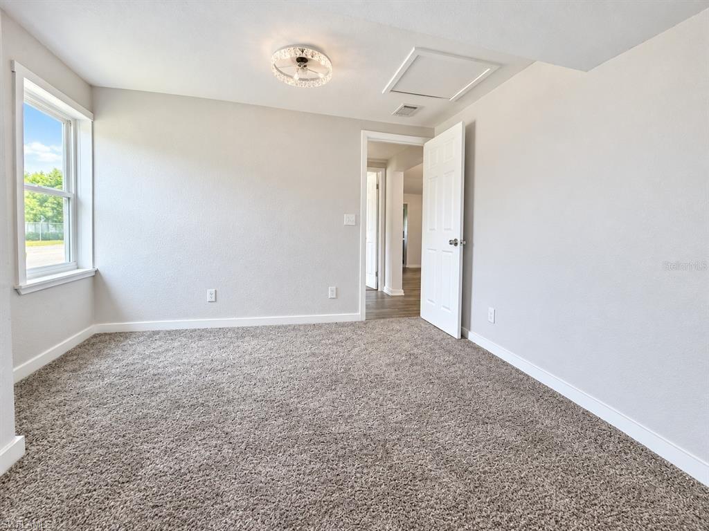 620 Oak St Property Photo 15