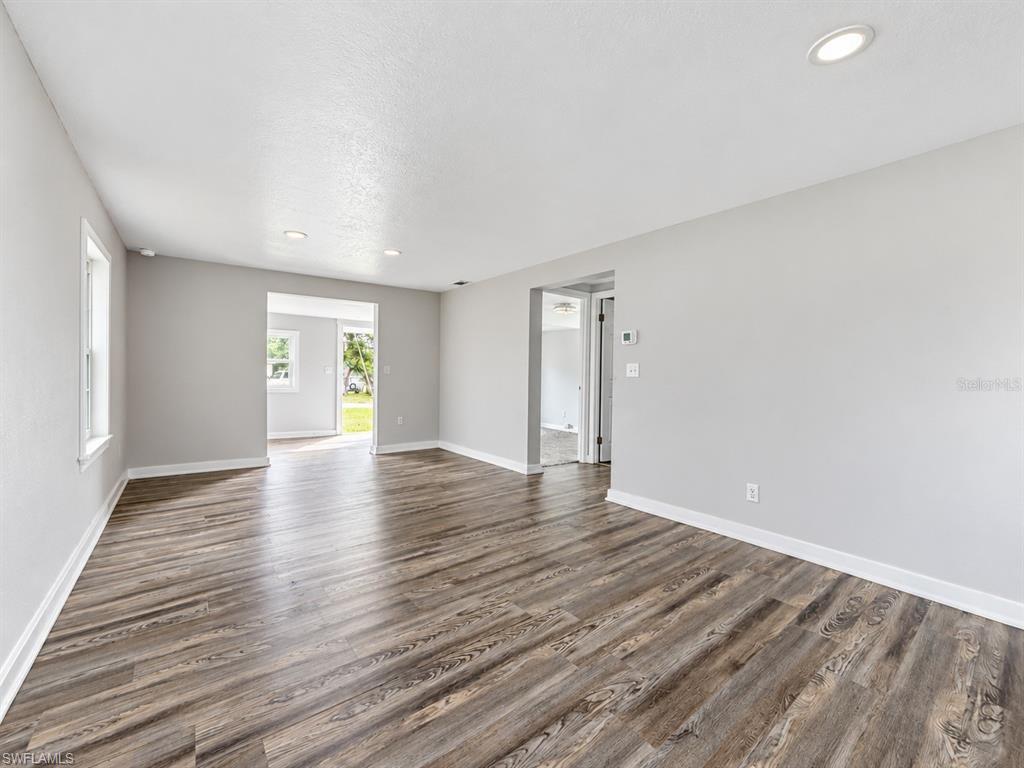 620 Oak St Property Photo 25