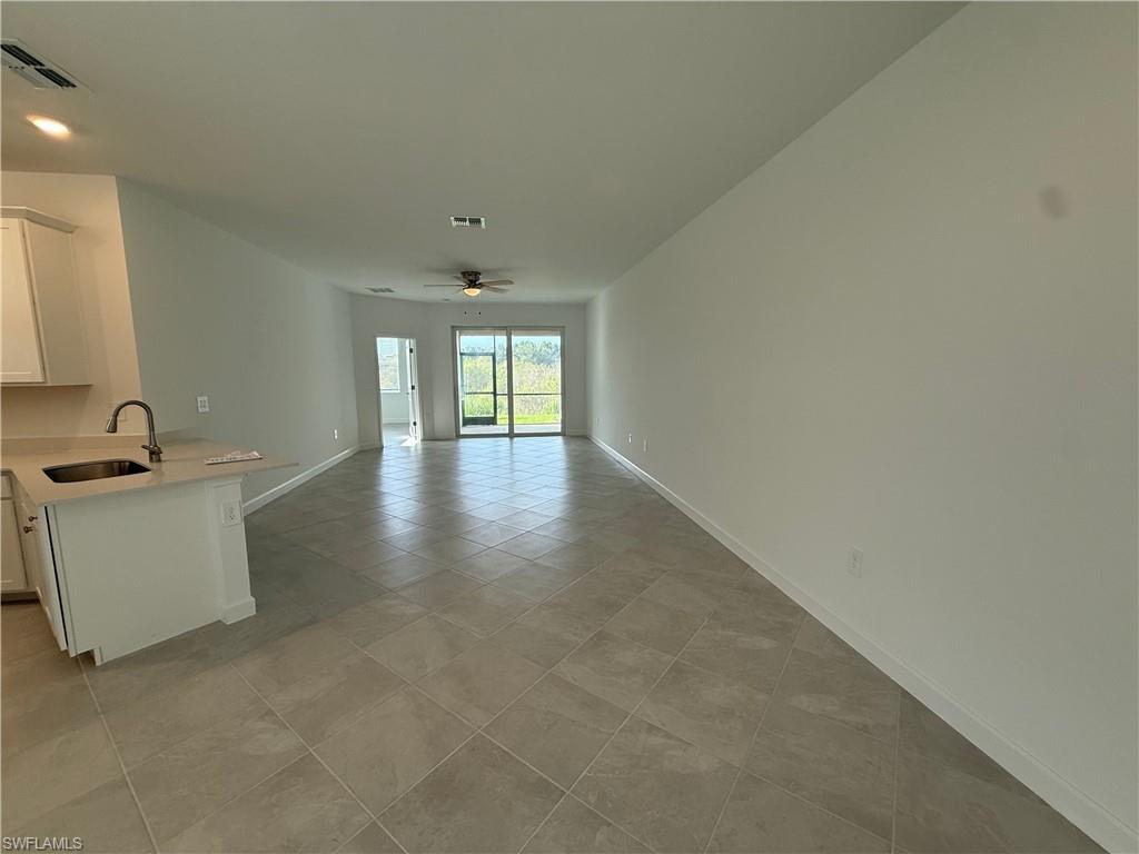 18822 Copperhead Ct N Property Photo 3