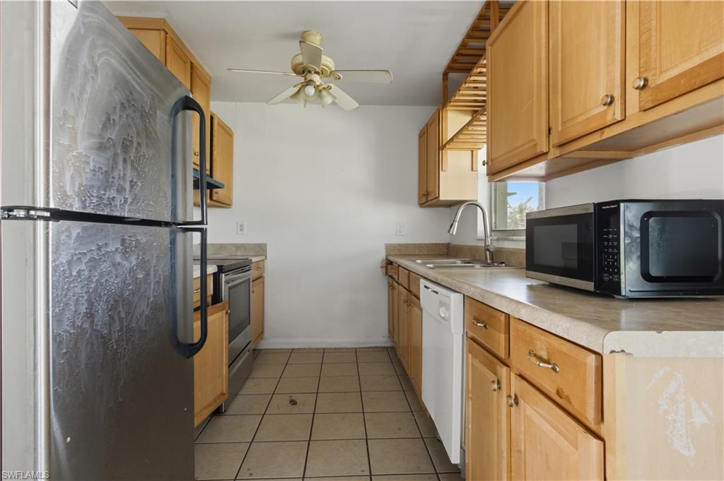 322 Ne 11th Pl Property Photo 2