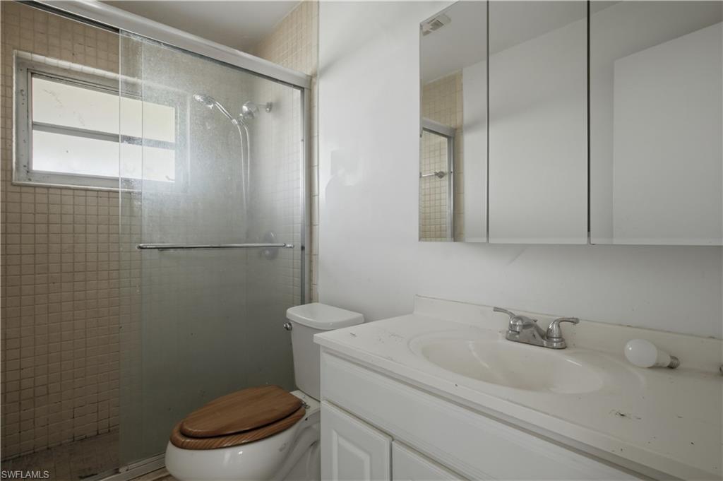 322 Ne 11th Pl Property Photo 6