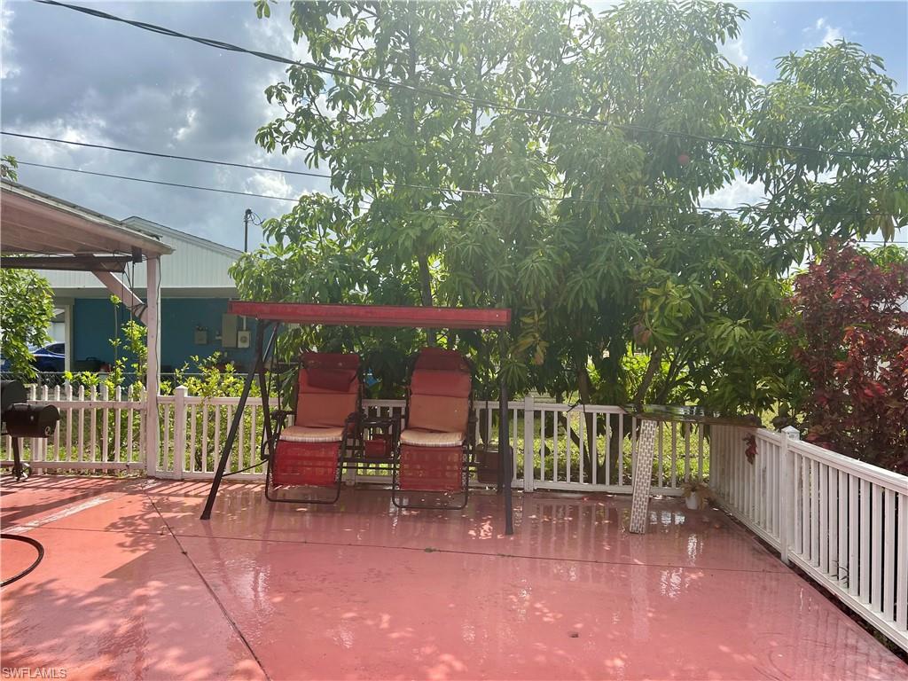 5224 3rd St W Property Photo 7