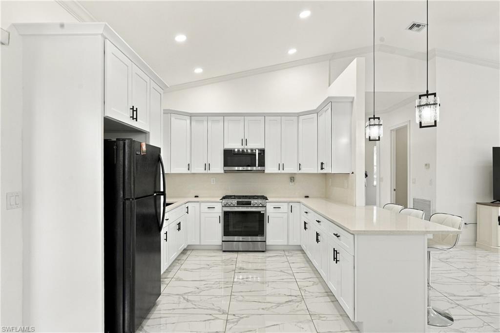 469 Montura Ave Property Photo 11