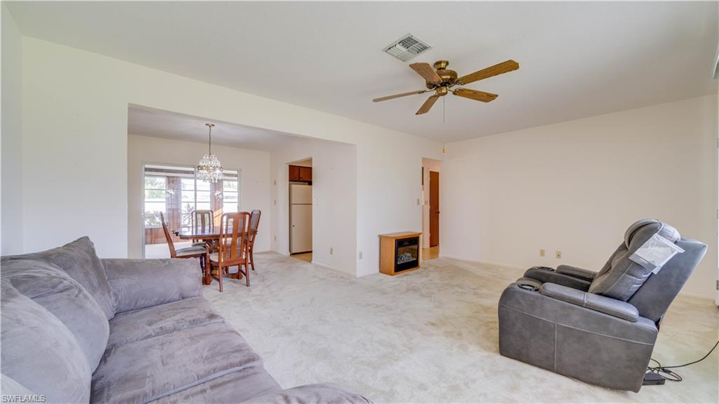 401 Parkside St Property Photo 4