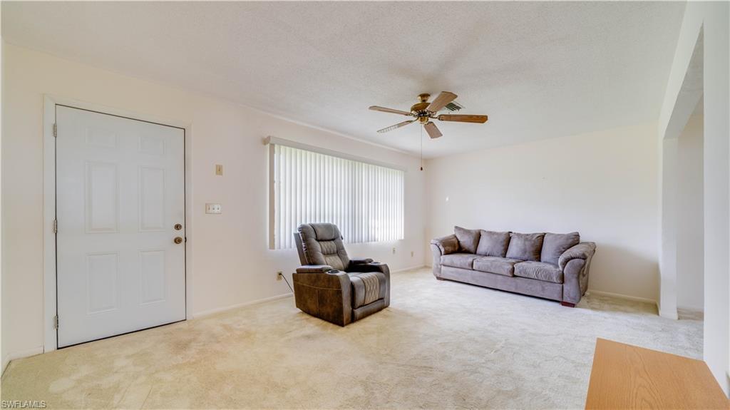 401 Parkside St Property Photo 12