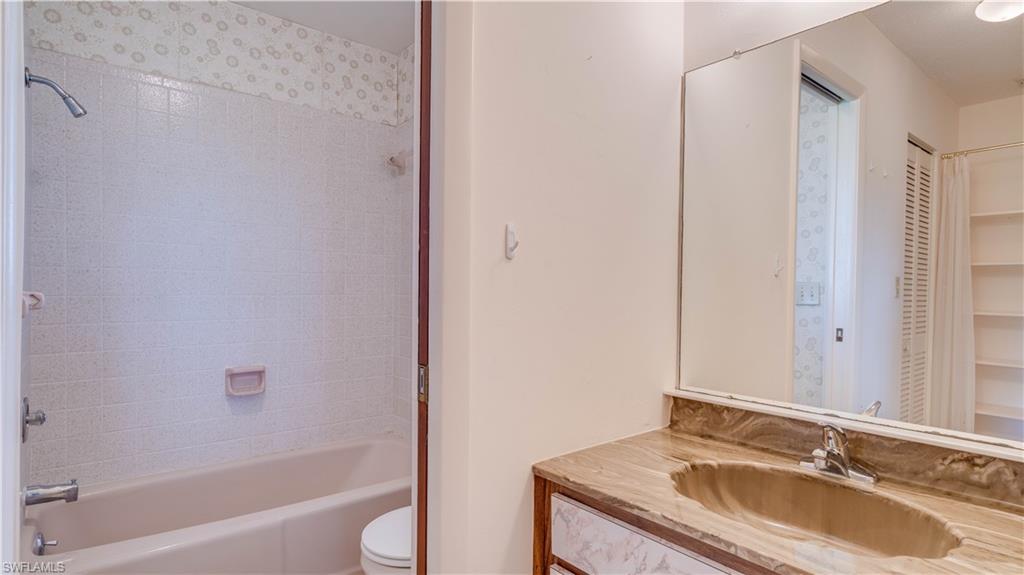 401 Parkside St Property Photo 15