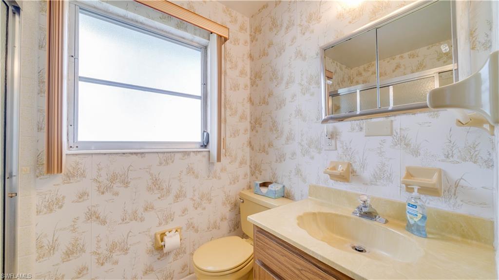 401 Parkside St Property Photo 17