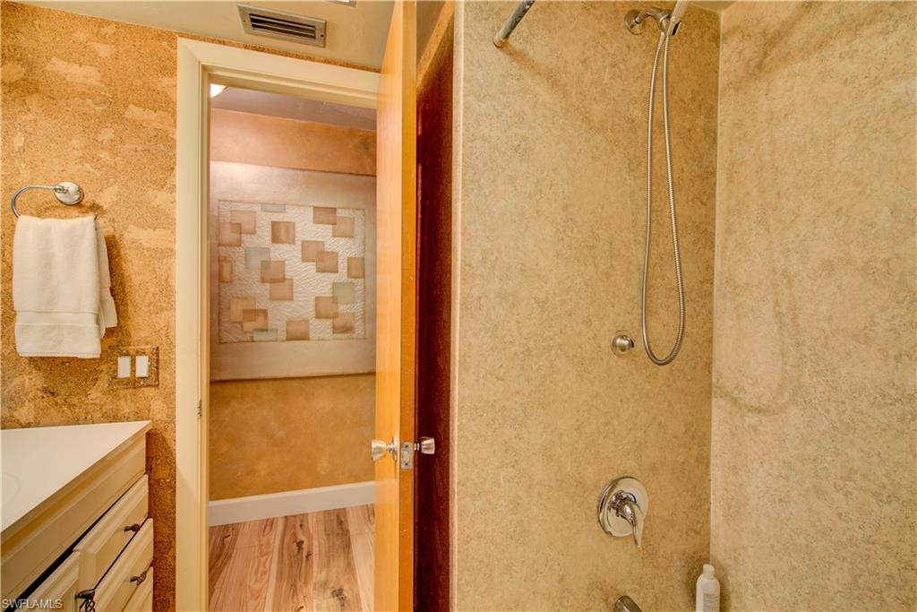 2627 Mcgregor Blvd Property Photo 40