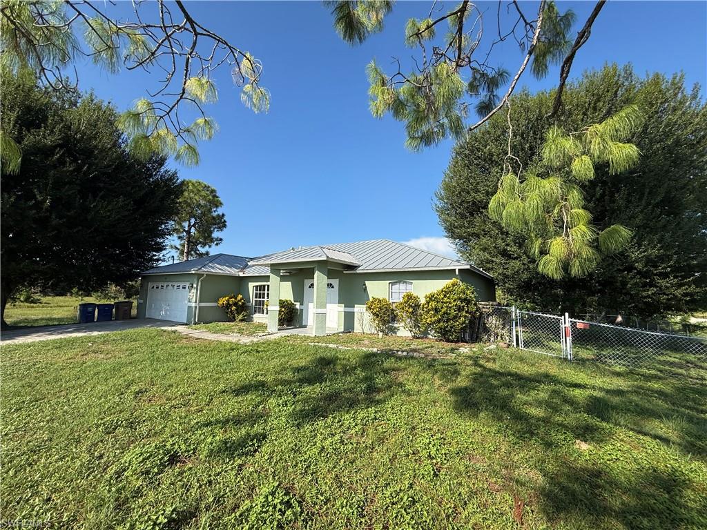 372 Carrillon Ave S Property Photo 2