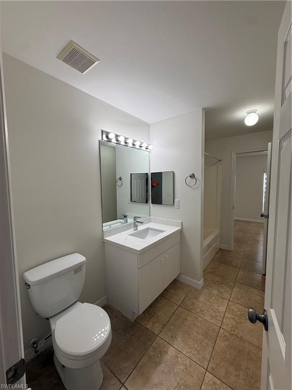 372 Carrillon Ave S Property Photo 6