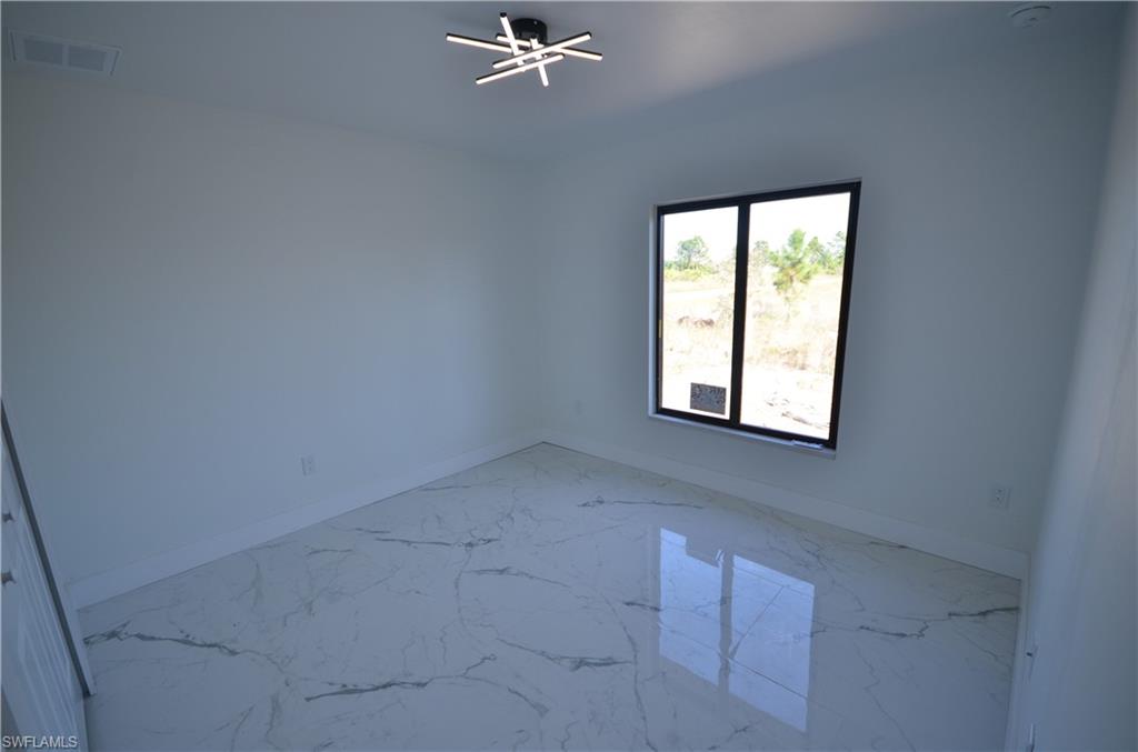1242 Hathor St E Property Photo 5