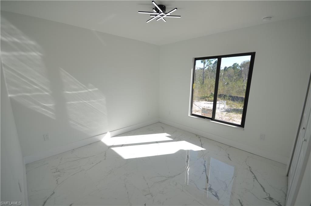1242 Hathor St E Property Photo 8