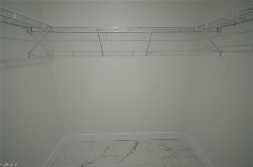 1242 Hathor St E Property Photo 23
