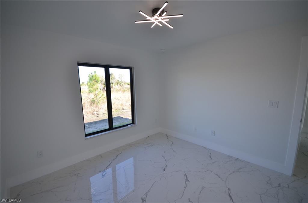 1242 Hathor St E Property Photo 33