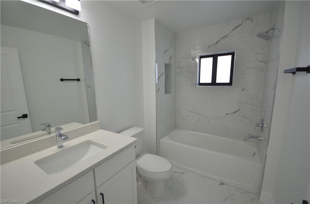 1242 Hathor St E Property Photo 34