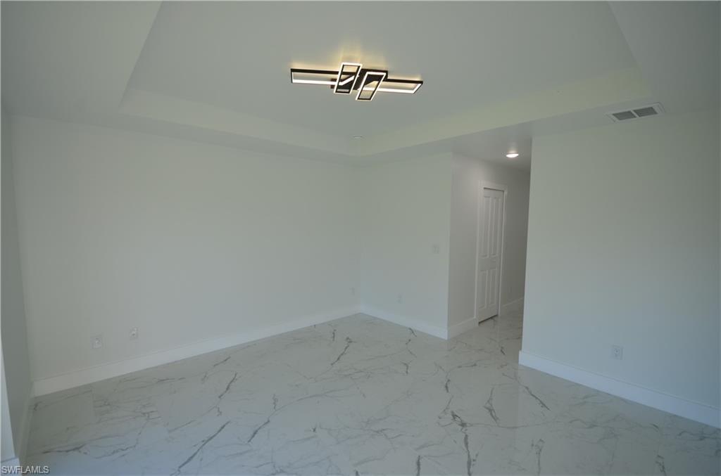 1242 Hathor St E Property Photo 40