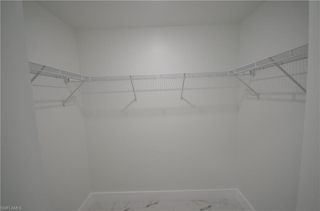 1242 Hathor St E Property Photo 41