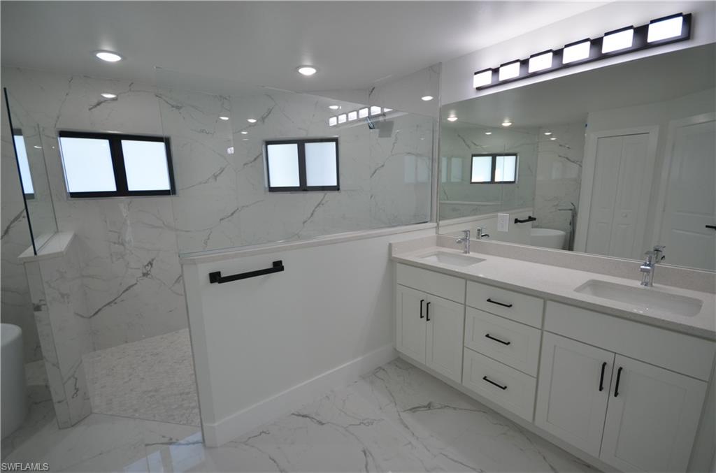 1242 Hathor St E Property Photo 42