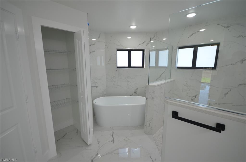 1242 Hathor St E Property Photo 45