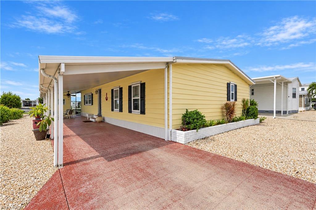 3055 Harpoon Ln Property Photo 6