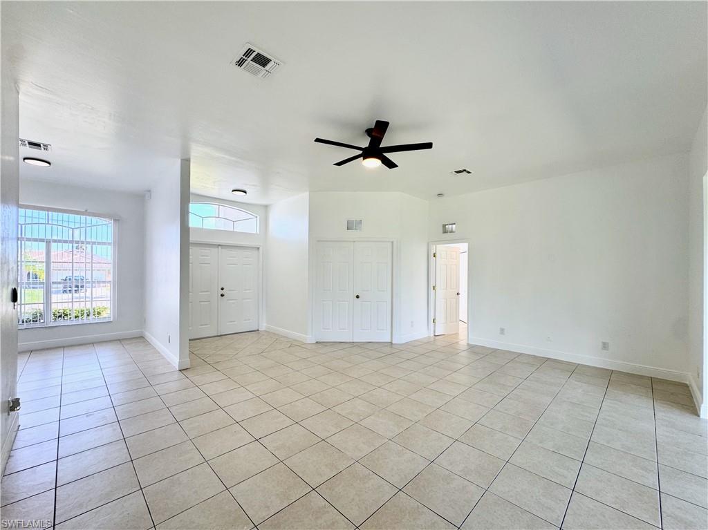 2244 Sw 27th Ter Property Photo 3