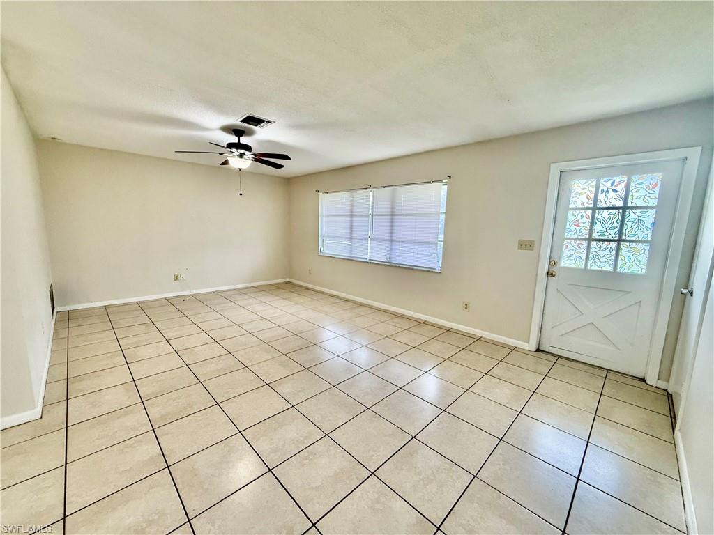 1220 Archdale St Property Photo 4