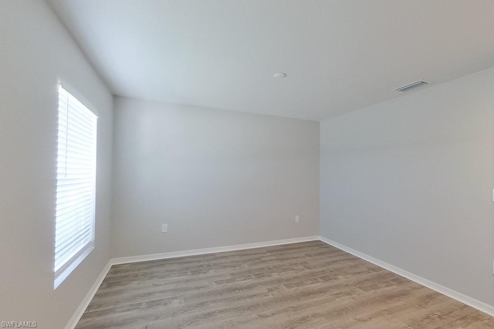 721 Cane St E Property Photo 2