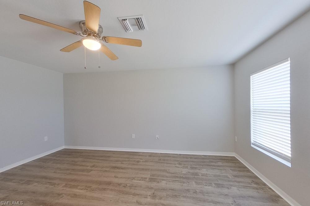 721 Cane St E Property Photo 5