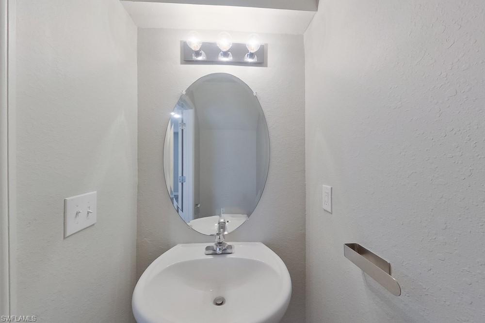 721 Cane St E Property Photo 8