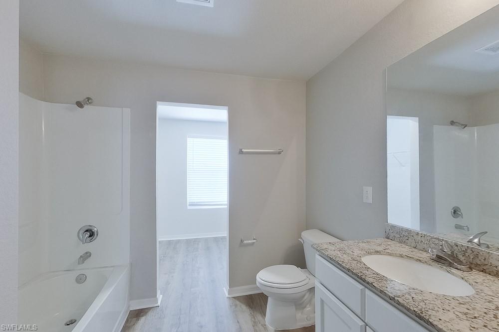 721 Cane St E Property Photo 18