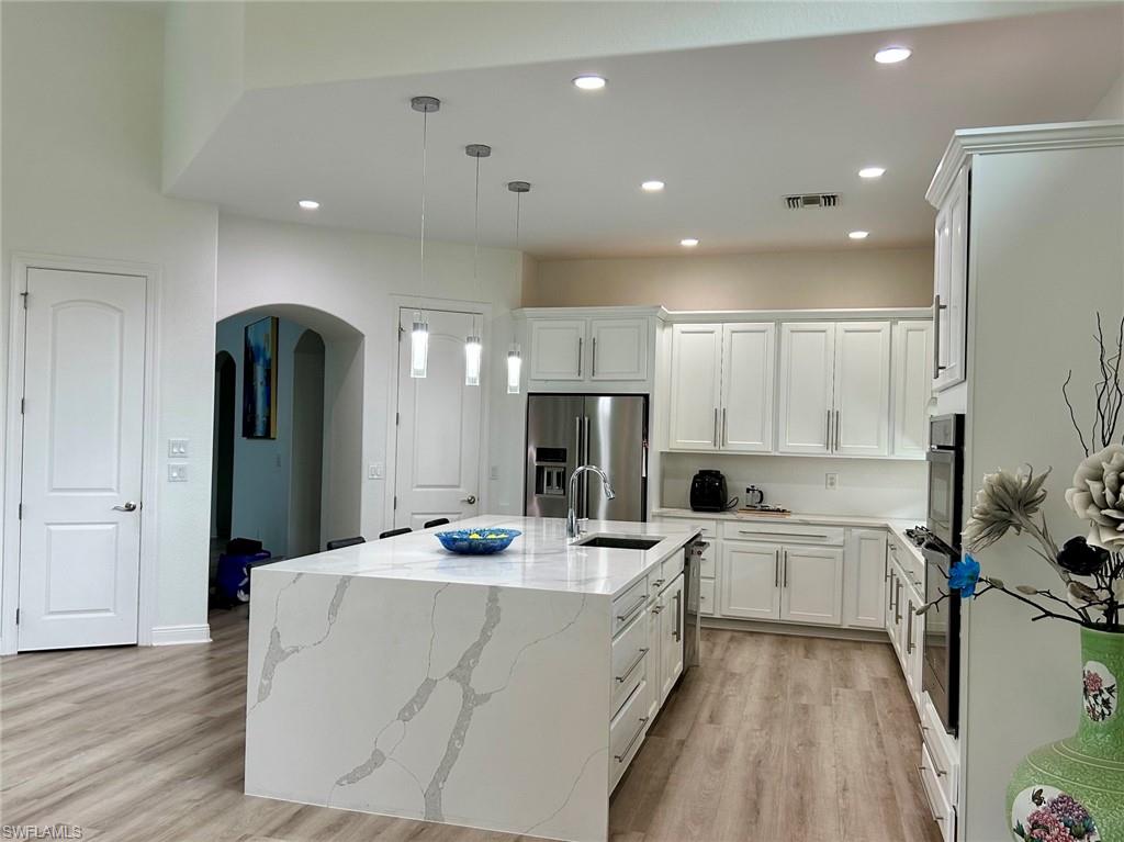 23004 Sanabria Loop Property Photo 8