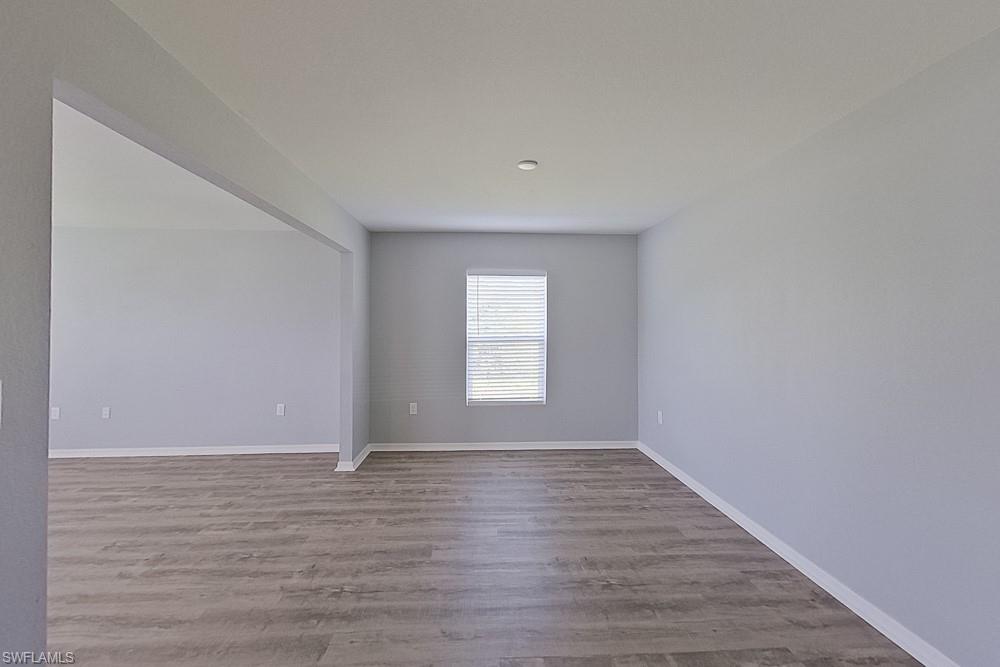 1010 Kaye St E Property Photo 2