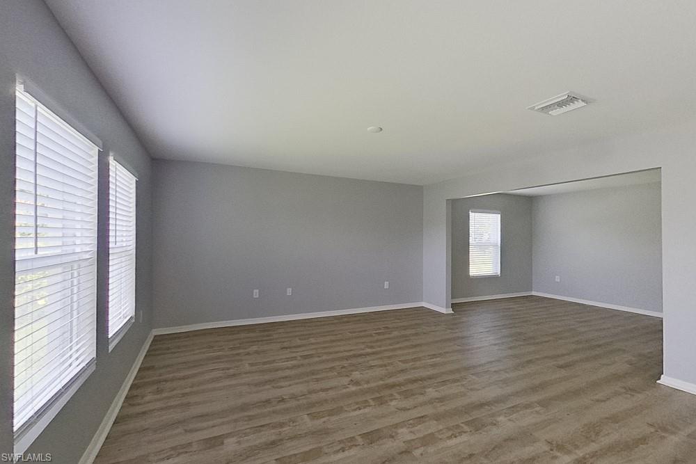 1010 Kaye St E Property Photo 5