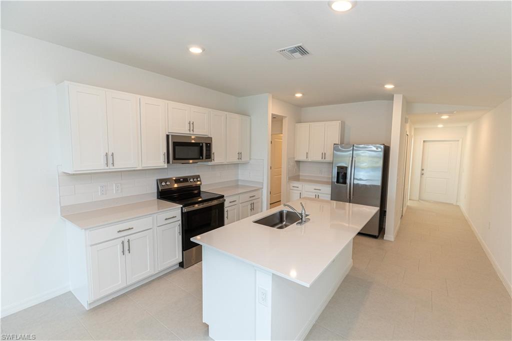 16030 Palos Verdes St Property Photo 9