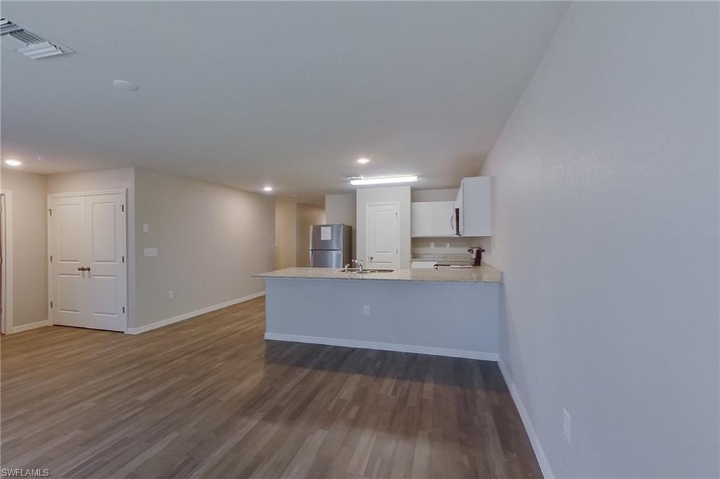 855 Cervantes St E Property Photo 12