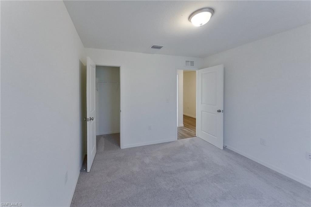 466 Norwood Ave S Property Photo 3