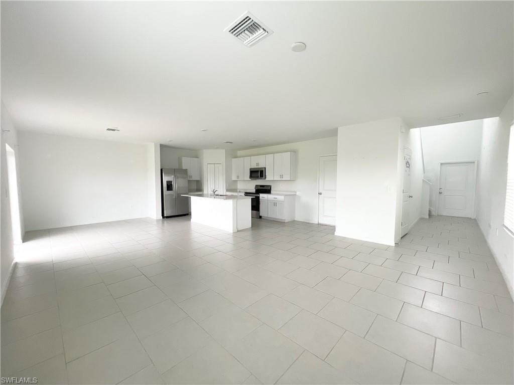 19750 Garden Ridge Ct Property Photo 2