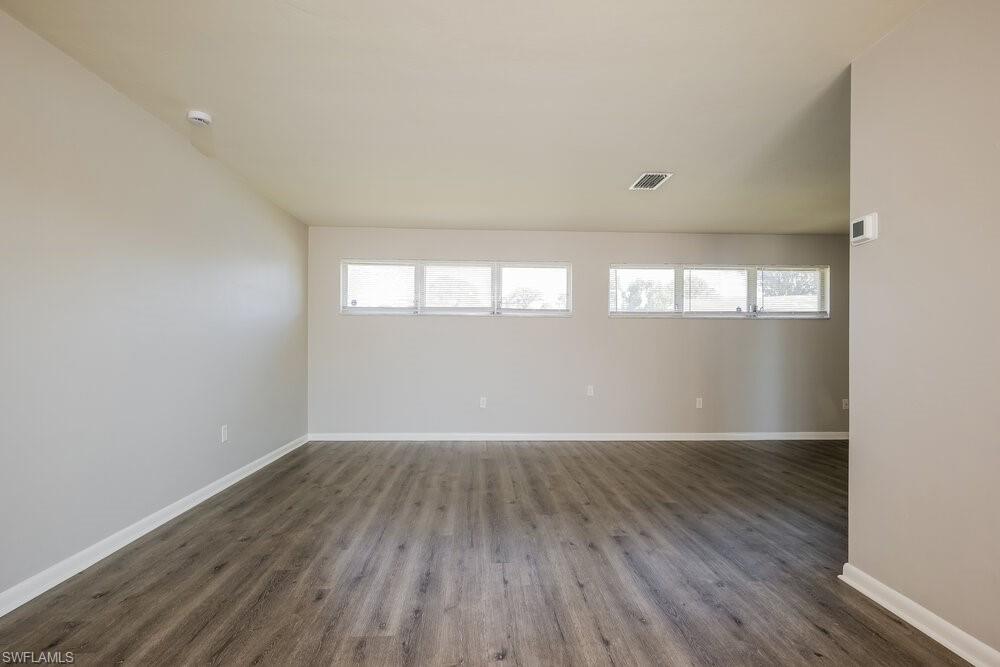 502 Leeland Heights Blvd E Property Photo 3