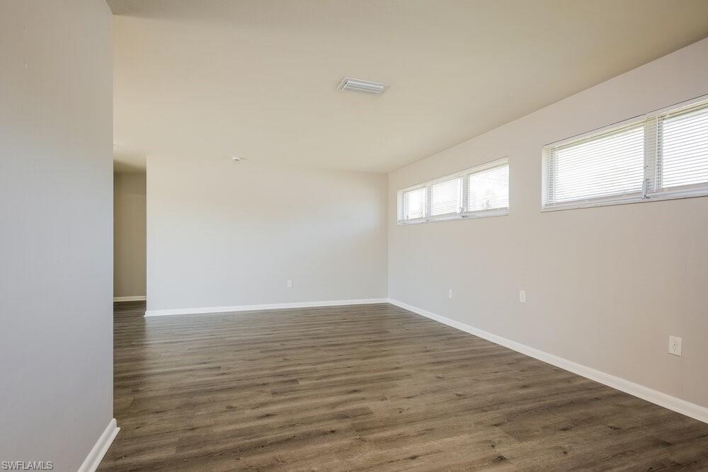 502 Leeland Heights Blvd E Property Photo 5