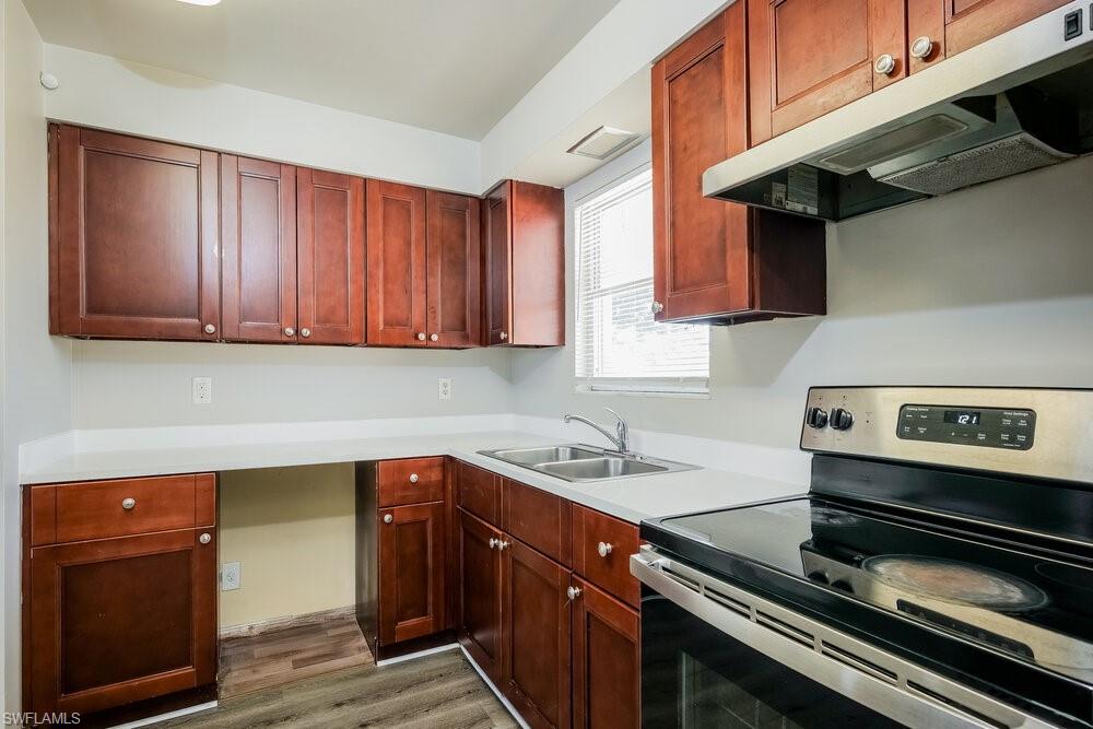 502 Leeland Heights Blvd E Property Photo 7