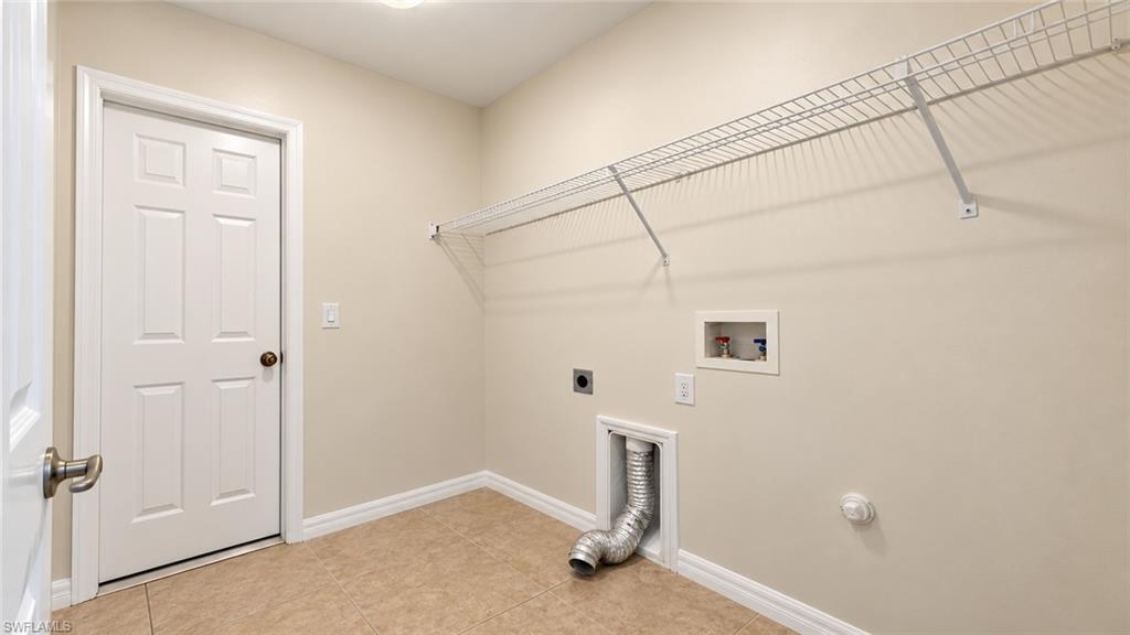1023 Maddock St E Property Photo 11