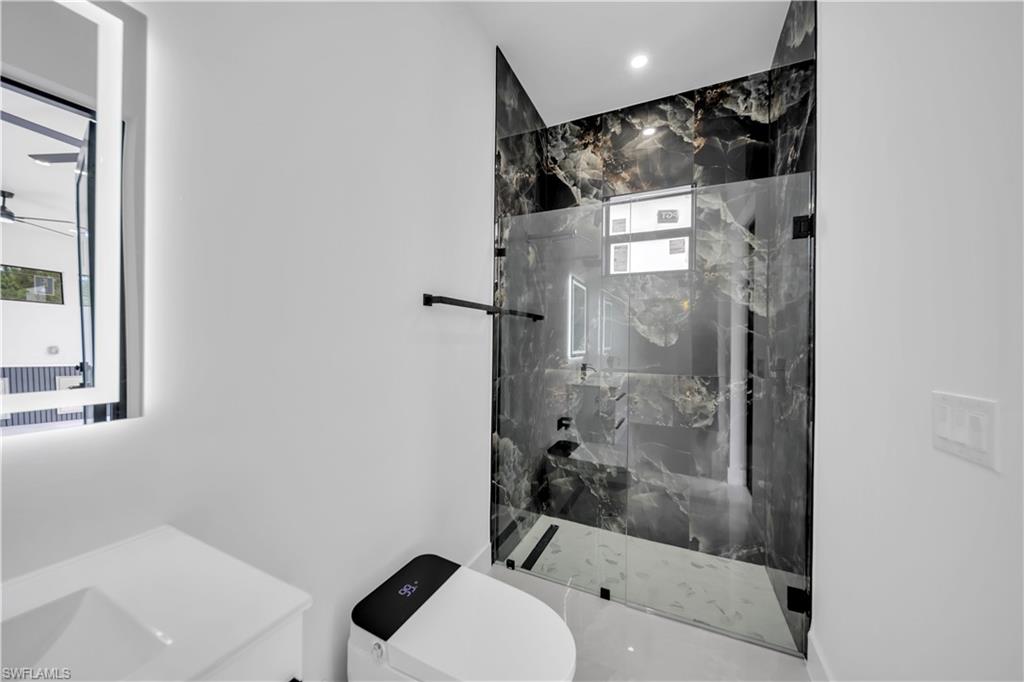 710 Almelia St E Property Photo 13