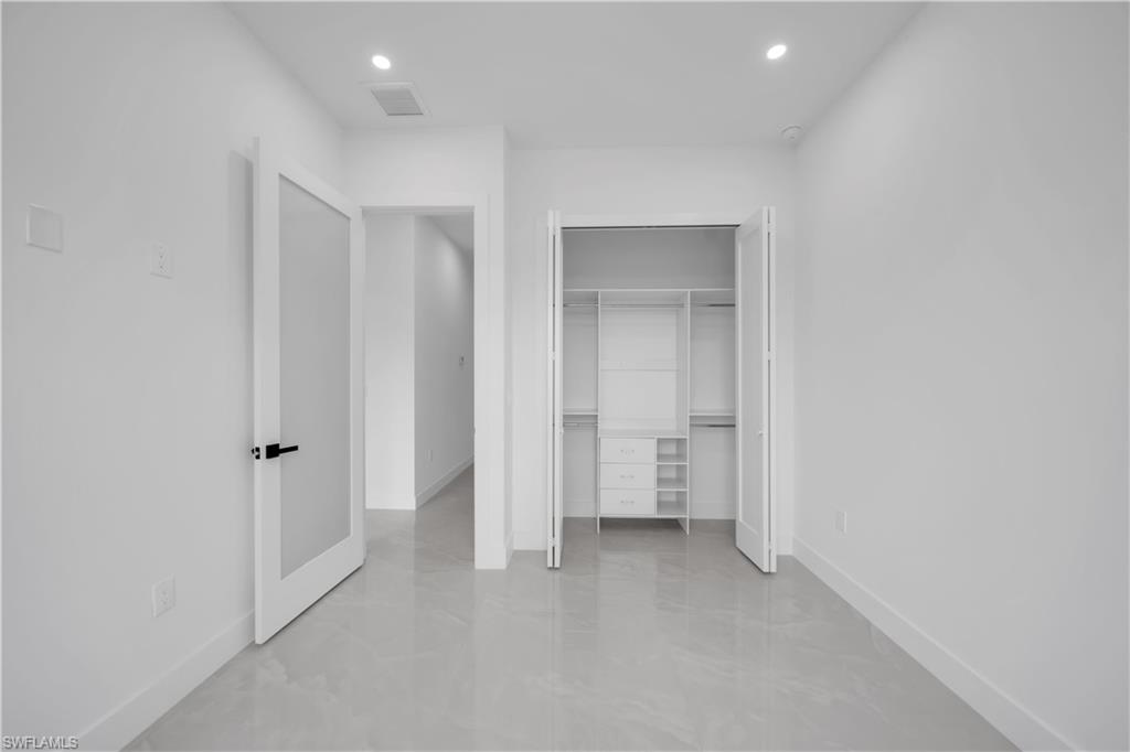 710 Almelia St E Property Photo 22